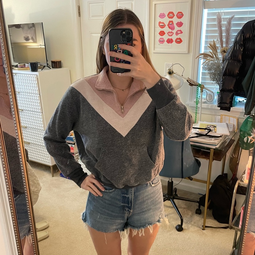 Wildfox size small cropped pullover!